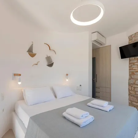 Willa Lagaditis Lefkes (Paros)