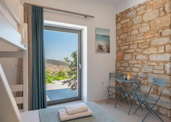 Lagaditis Lefkes (Paros)