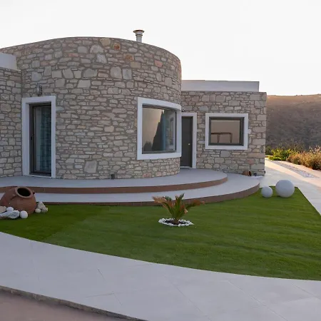 Lagaditis Villa